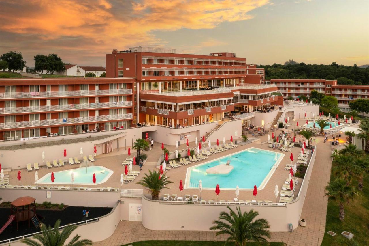 Hotel Albatros Plava Laguna ポレッチ エクステリア 写真